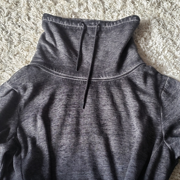 Guess sweatshirt - Picture 6 of 7